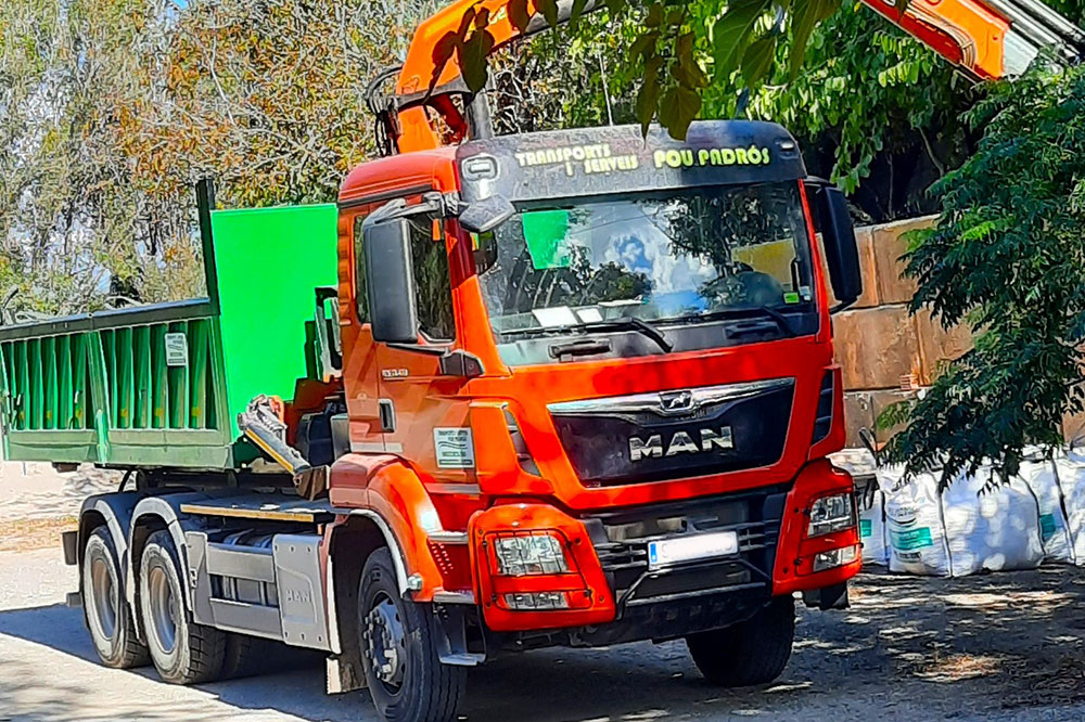 2transports-i-obres-llica-damunt-pou-padros