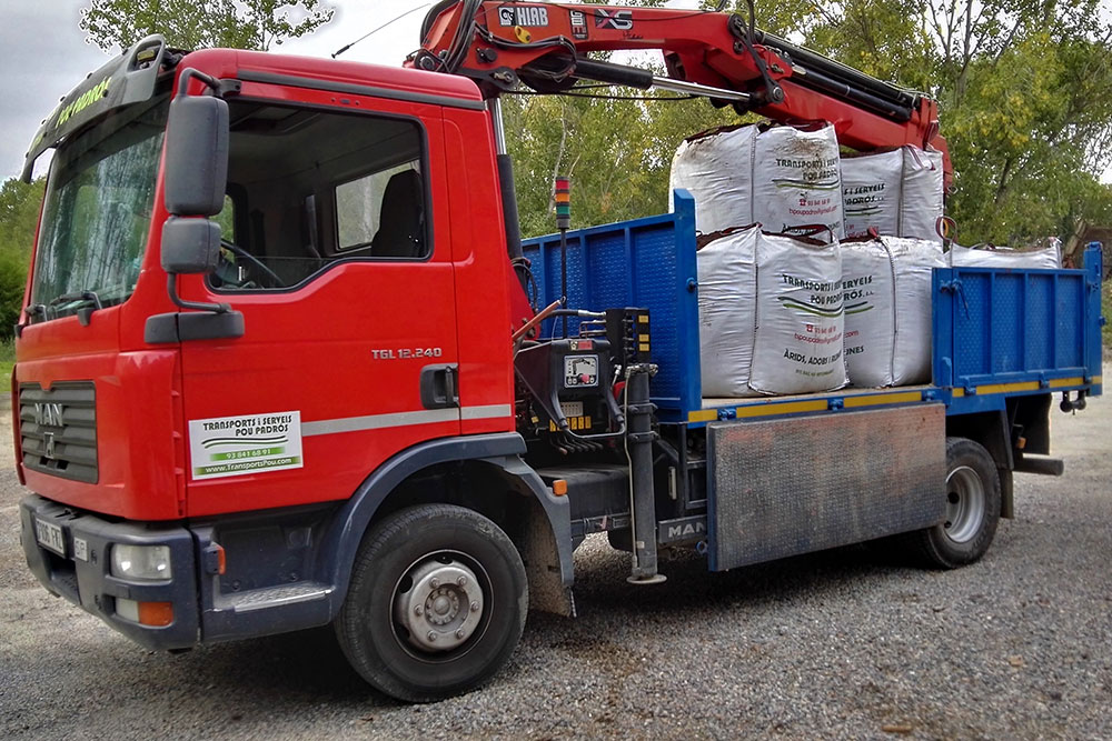 3transports-i-obres-llica-damunt-pou-padros