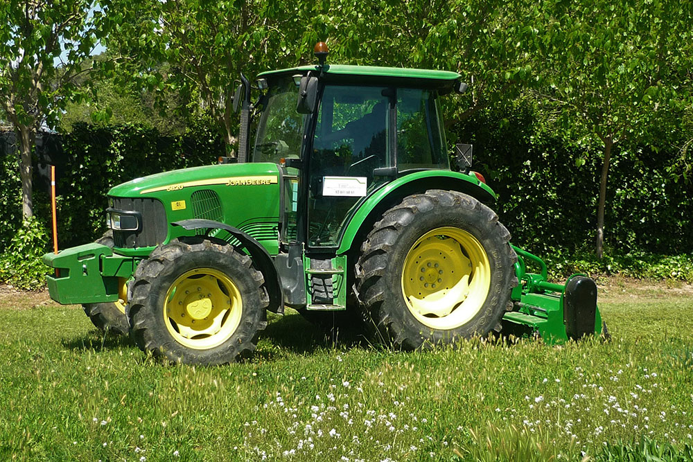 12transports-y-excavaciones-pou-padros-en-llica---barcelona