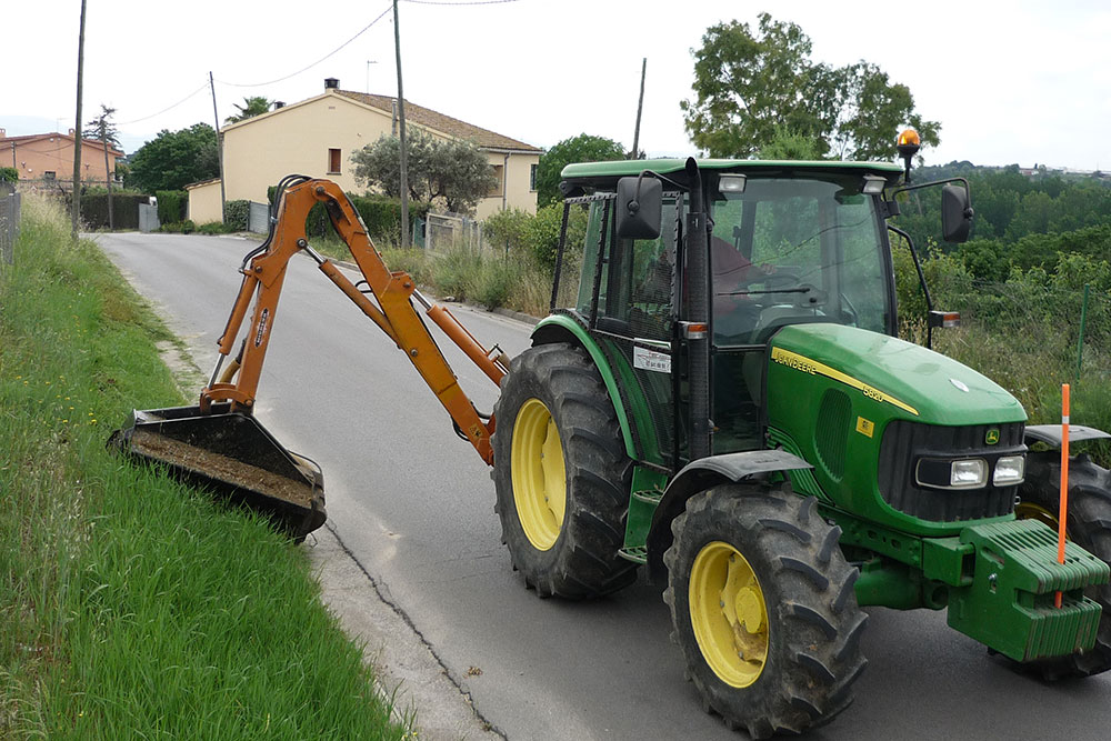 13transports-y-excavaciones-pou-padros-en-llica---barcelona
