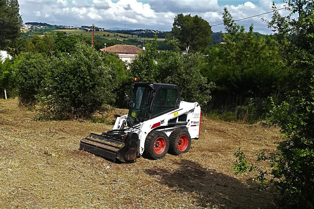 16transports-y-excavaciones-pou-padros-en-llica---barcelona