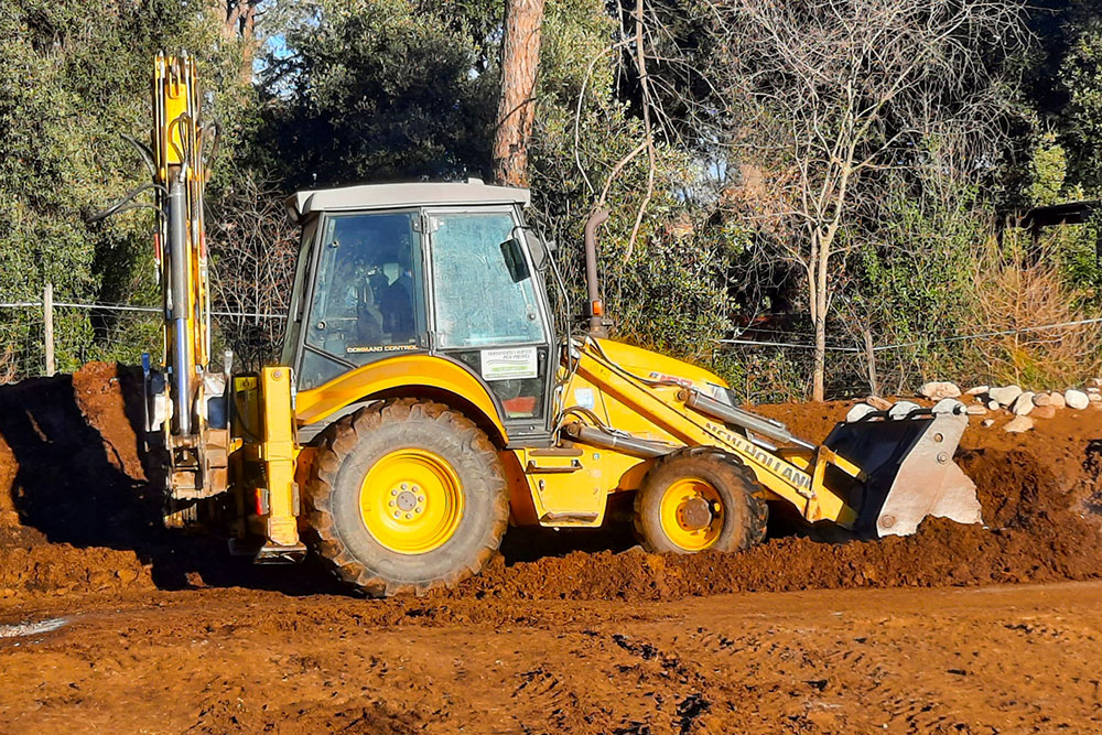 19transports-y-excavaciones-pou-padros-en-llica---barcelona