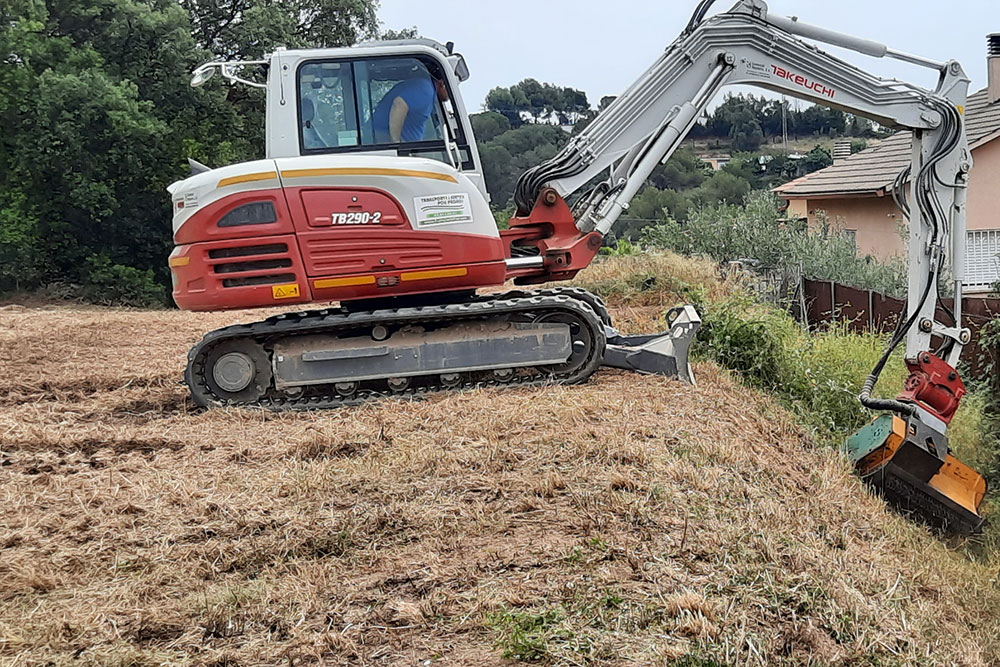 20transports-y-excavaciones-pou-padros-en-llica---barcelona