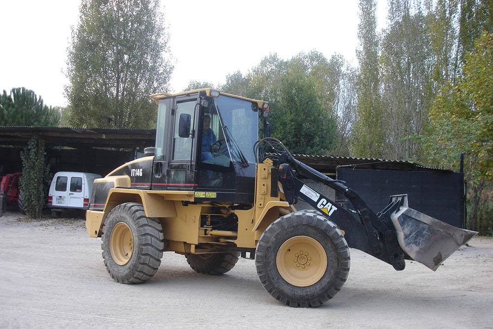 4transports-y-excavaciones-pou-padros-en-llica---barcelona