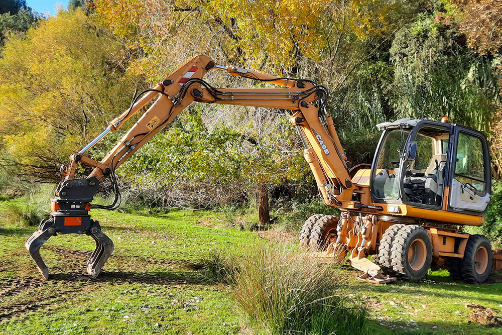 7transports-y-excavaciones-pou-padros-en-llica---barcelona