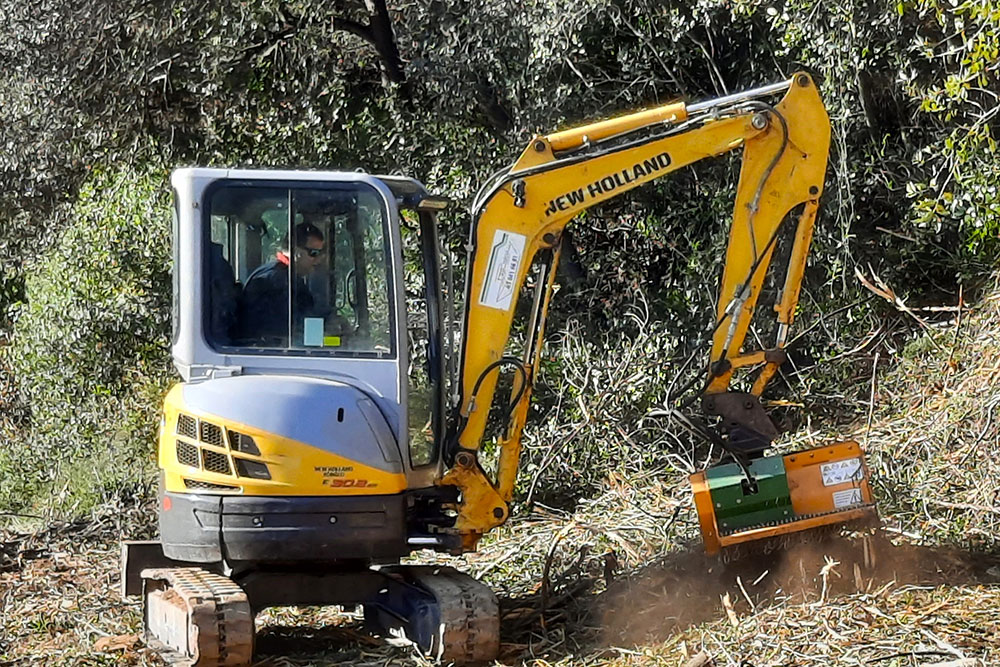 8transports-y-excavaciones-pou-padros-en-llica---barcelona